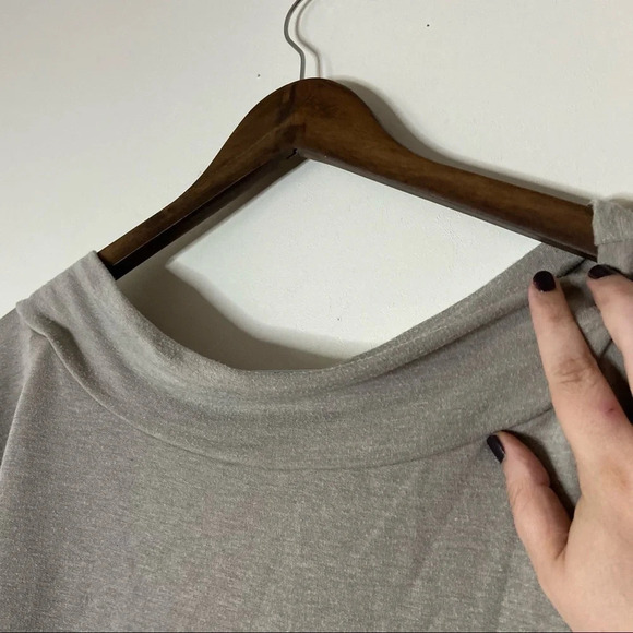 Beige Batwing Slouchy Minimal Sweater Boatneck Relaxed Oversized Size Small - Picture 6 of 10